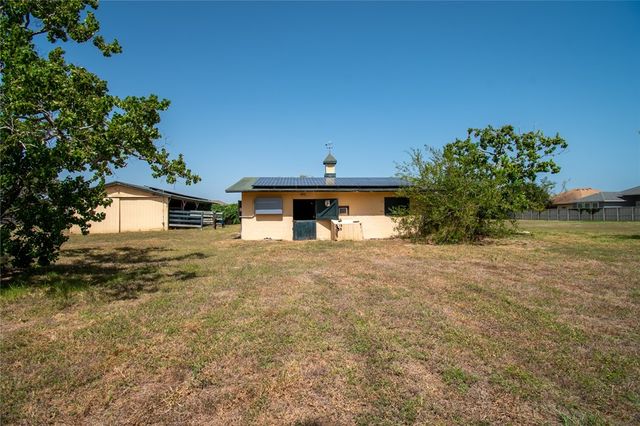 488 Caribbean Dr, Corpus Christi, TX 78418