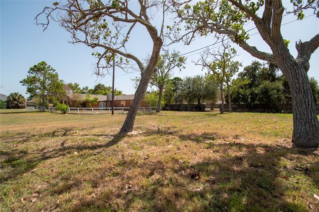 488 Caribbean Dr, Corpus Christi, TX 78418