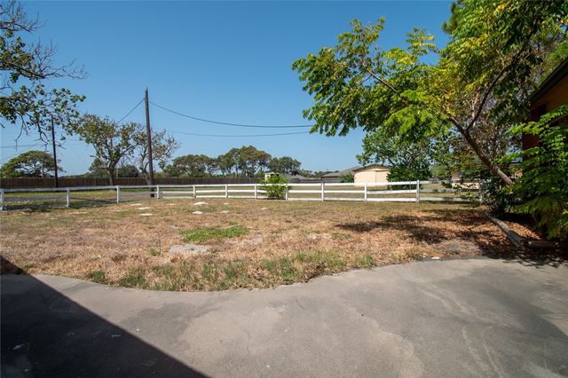 488 Caribbean Dr, Corpus Christi, TX 78418