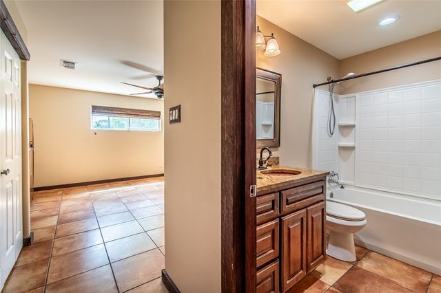 488 Caribbean Dr, Corpus Christi, TX 78418