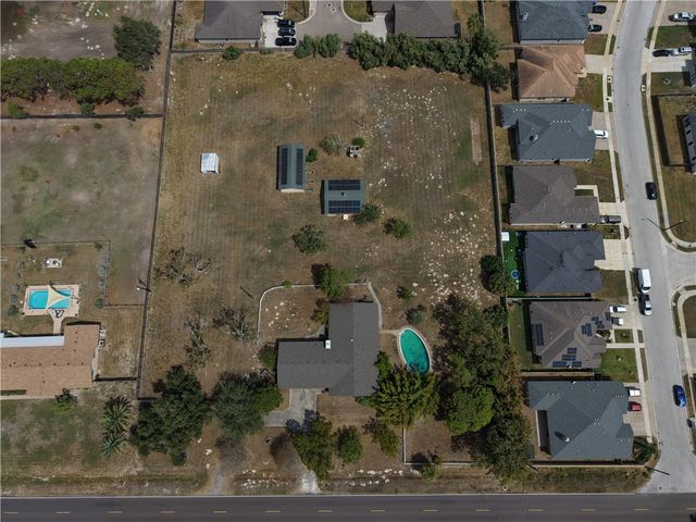 488 Caribbean Dr, Corpus Christi, TX 78418