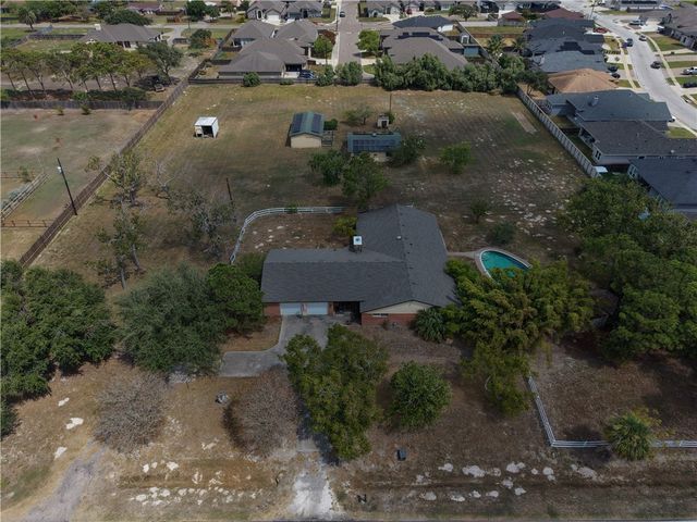 488 Caribbean Dr, Corpus Christi, TX 78418