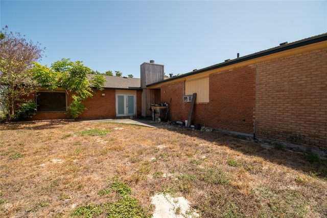 488 Caribbean Dr, Corpus Christi, TX 78418