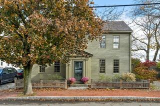 288 Merrimac St, Newburyport, MA 01950