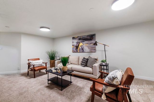 1069 W Filer Ave, Twin Falls, ID 83301
