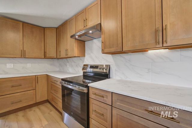 1069 W Filer Ave, Twin Falls, ID 83301
