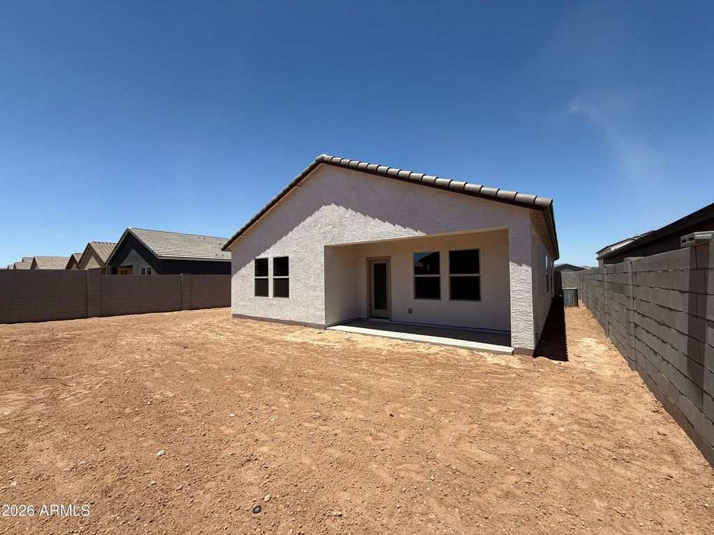 Image 9 of property listing at 47253 W OLD TIMER Road, Maricopa, AZ 85139