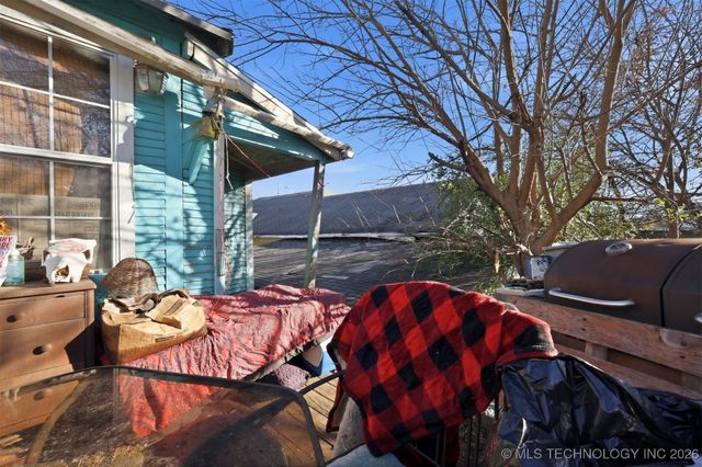 303 W Cummings Street, Henryetta, OK 74437