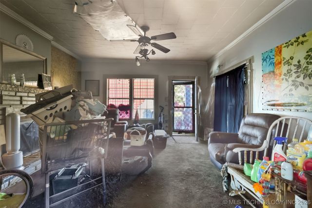 303 W Cummings Street, Henryetta, OK 74437