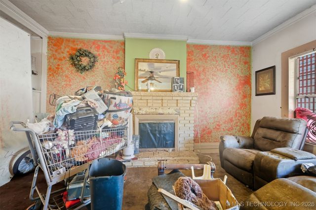 303 W Cummings Street, Henryetta, OK 74437