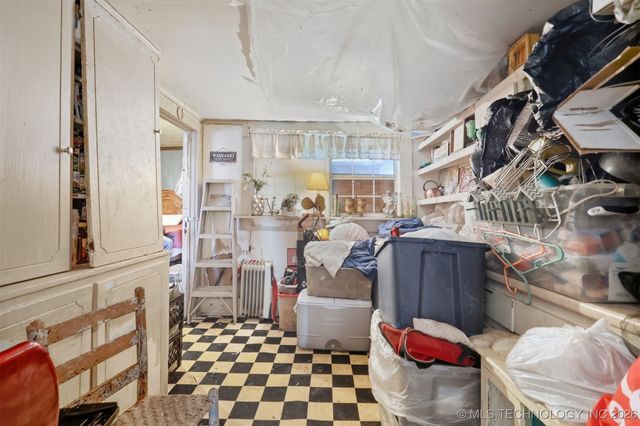 303 W Cummings Street, Henryetta, OK 74437