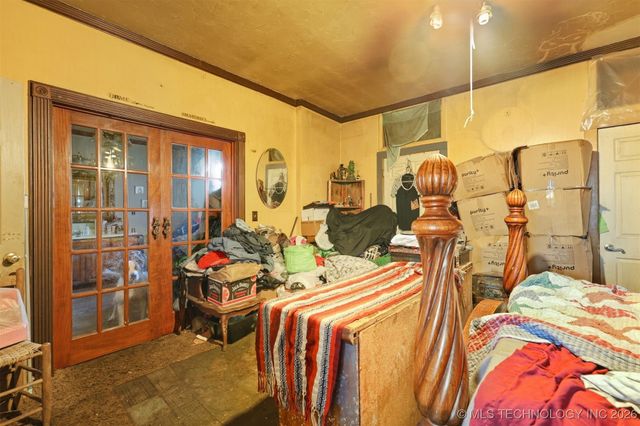 303 W Cummings Street, Henryetta, OK 74437