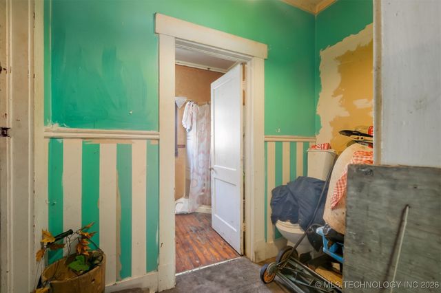 303 W Cummings Street, Henryetta, OK 74437