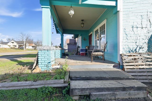 303 W Cummings Street, Henryetta, OK 74437
