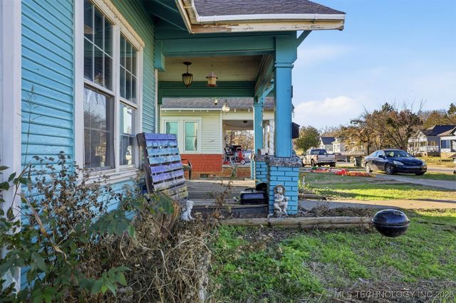 303 W Cummings Street, Henryetta, OK 74437