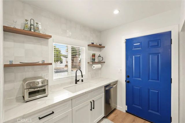 1425 W 79th, Los Angeles, CA 90047