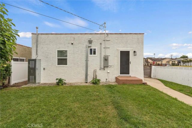 1425 W 79th, Los Angeles, CA 90047
