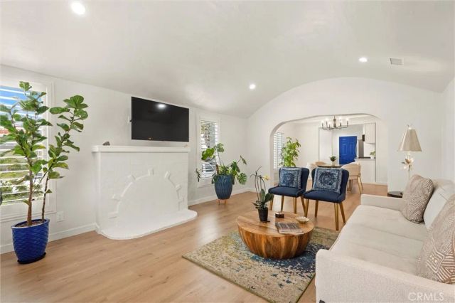 1425 W 79th, Los Angeles, CA 90047