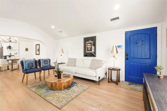 1425 W 79th, Los Angeles, CA 90047