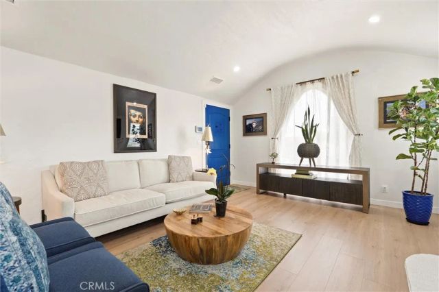 1425 W 79th, Los Angeles, CA 90047