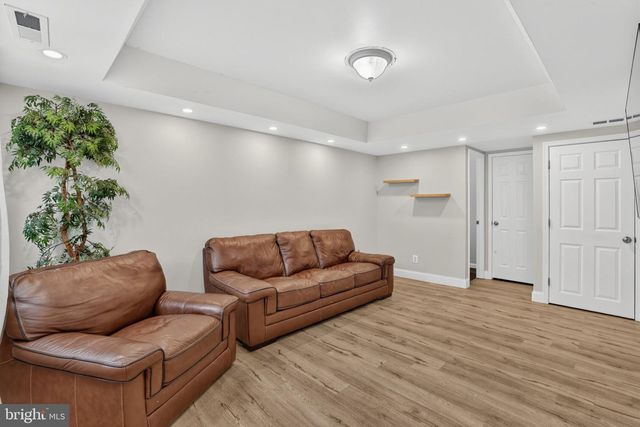 823 BARLOW ST, Philadelphia, PA 19116