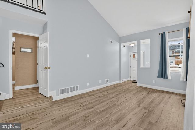 823 BARLOW ST, Philadelphia, PA 19116
