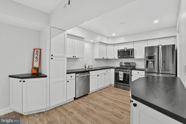 823 BARLOW ST, Philadelphia, PA 19116
