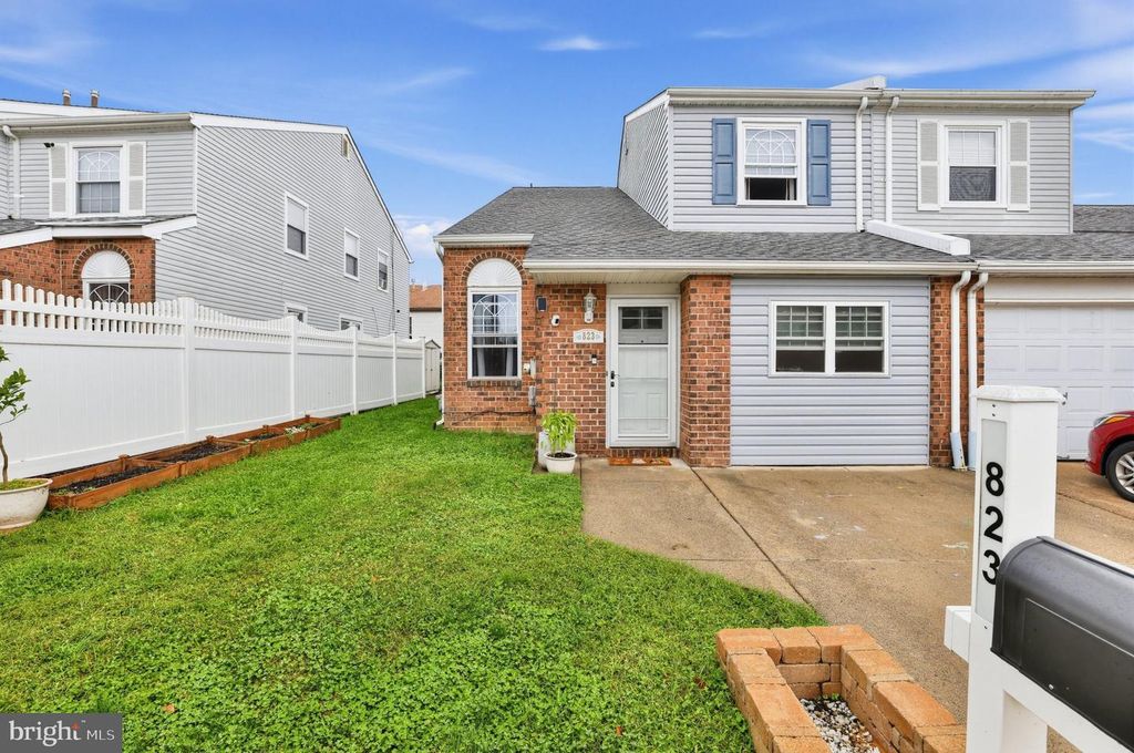 823 BARLOW ST, Philadelphia, PA 19116