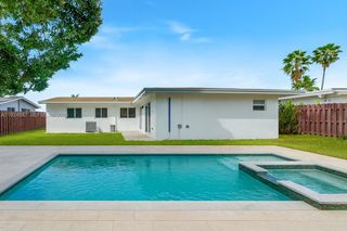 1520 NE 14th Ter ., Fort Lauderdale, FL 33304