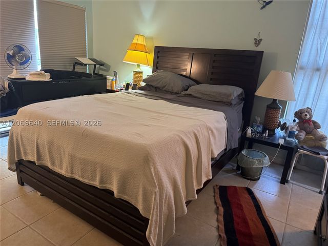 8775 Park Blvd 123, Miami, FL 33172