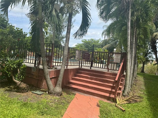8775 Park Blvd 123, Miami, FL 33172