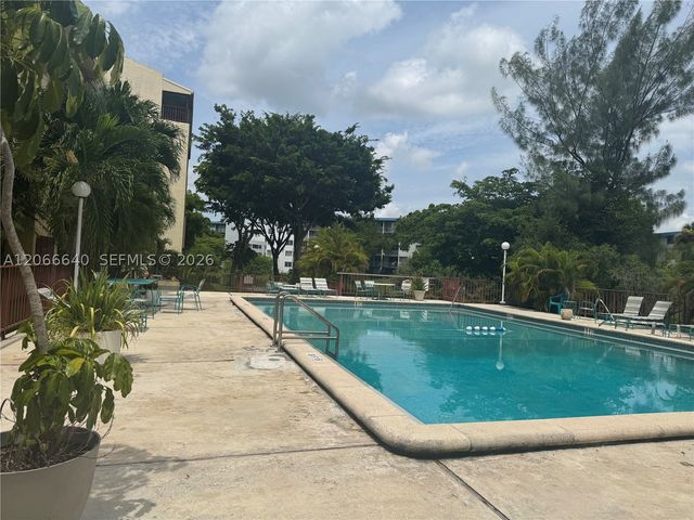 8775 Park Blvd 123, Miami, FL 33172