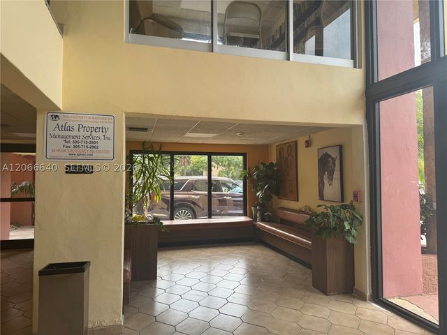 8775 Park Blvd 123, Miami, FL 33172