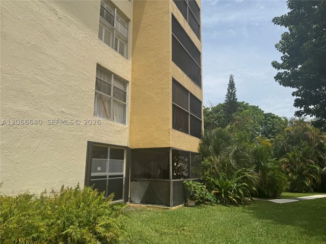 8775 Park Blvd 123, Miami, FL 33172