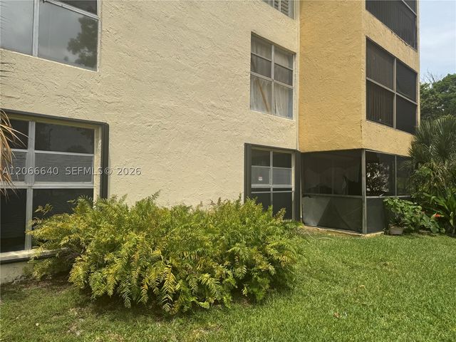8775 Park Blvd 123, Miami, FL 33172