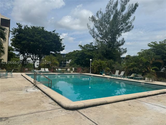 8775 Park Blvd 123, Miami, FL 33172