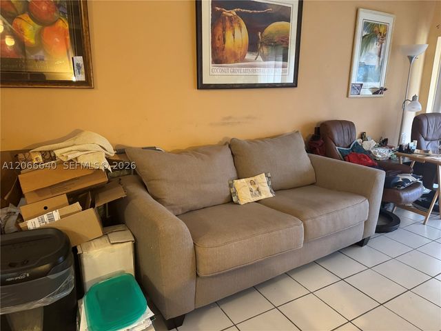 8775 Park Blvd 123, Miami, FL 33172