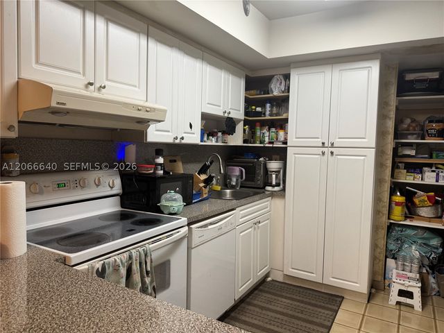 8775 Park Blvd 123, Miami, FL 33172