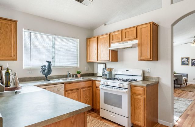 7219 Teypana Road NW, Albuquerque, NM 87114