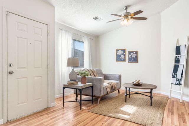 7219 Teypana Road NW, Albuquerque, NM 87114