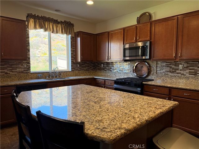 34322 Blossoms Drive, Lake Elsinore, CA 92532