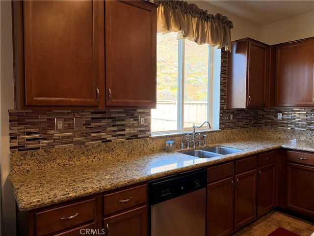 34322 Blossoms Drive, Lake Elsinore, CA 92532