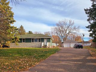 1925 Teton Trail, Brooklyn Park, MN 55444
