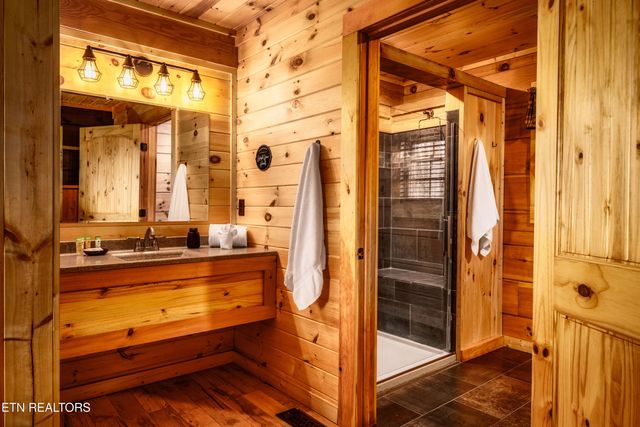 1890 Natures Lane Lane, Sevierville, TN 37862