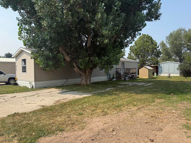 916 Willow AVE, Lewistown, MT 59457 property photo