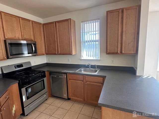 45 Roosevelt Avenue 2204, Carteret, NJ 07008