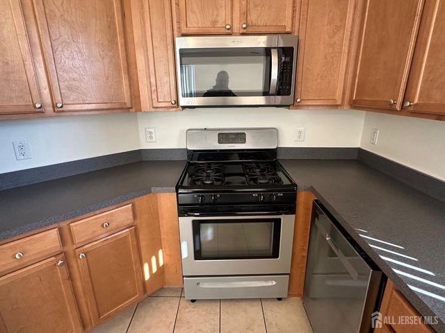 45 Roosevelt Avenue 2204, Carteret, NJ 07008
