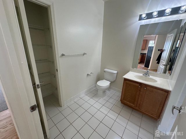 45 Roosevelt Avenue 2204, Carteret, NJ 07008