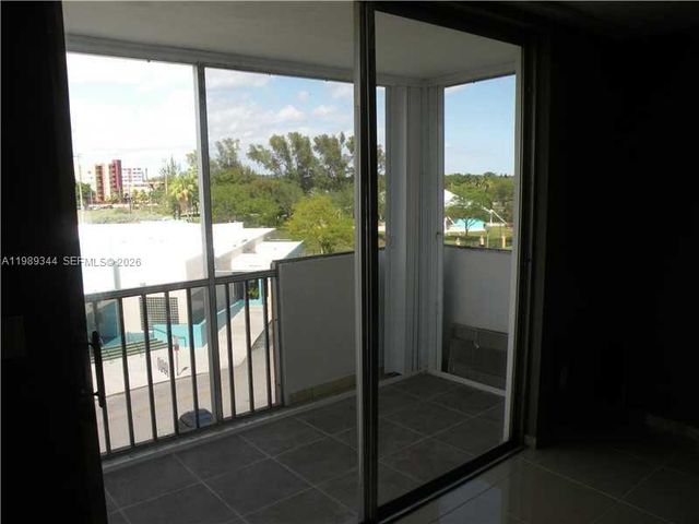 16410 Miami Dr 504, North Miami Beach, FL 33162