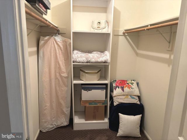 14 CHEVERNY CT, Hamilton, NJ 08619